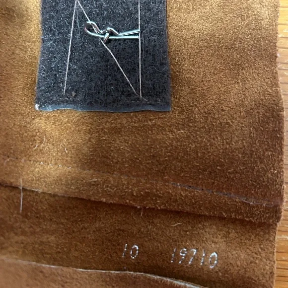 Taos Womens Tan Moccasin Boots With Silver Concho Accents - Picture 6 of 6